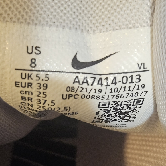 Nike Women's White Air Zoom Winflow 5 Running Shoe Size 8 - Picture 9 of 10